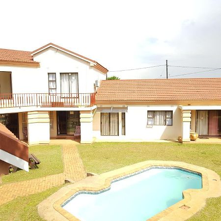 Ezulwini Guest House Bagian luar foto