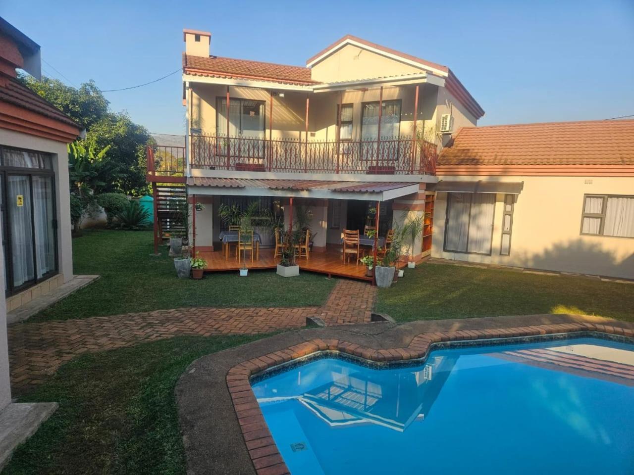 Ezulwini Guest House Bagian luar foto