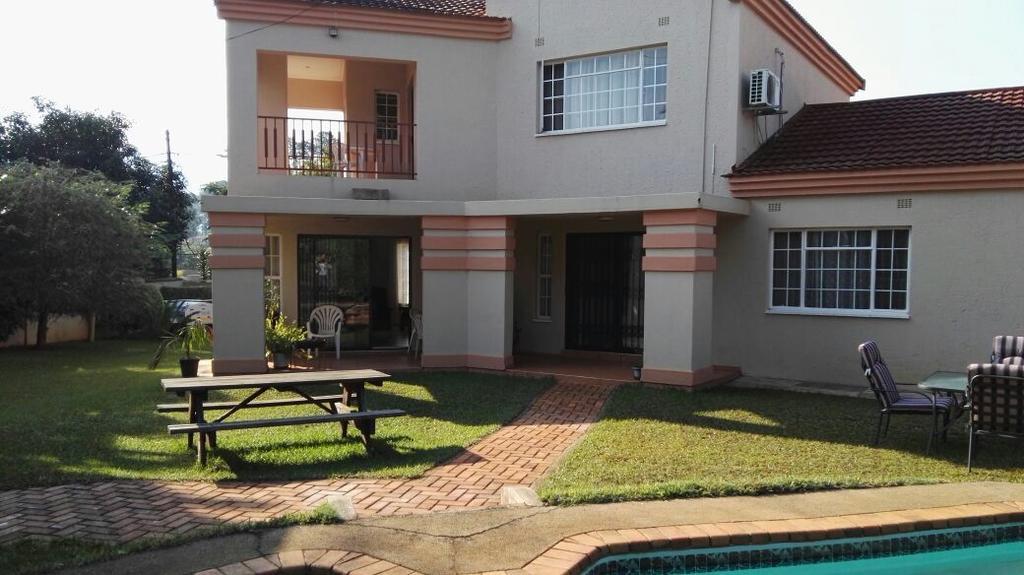 Ezulwini Guest House Bagian luar foto