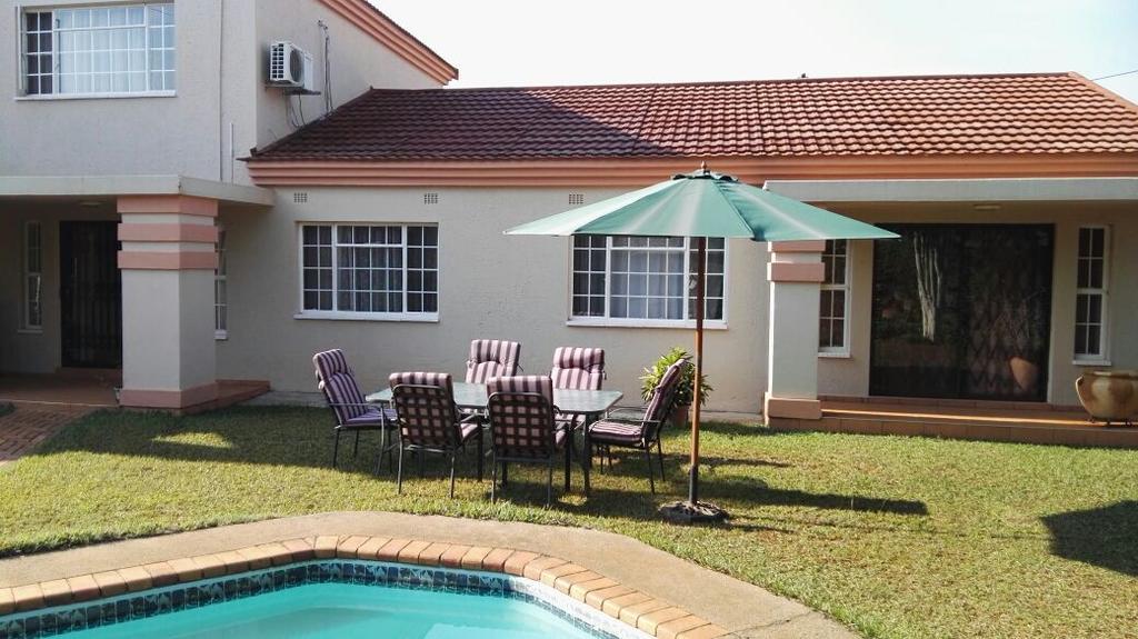 Ezulwini Guest House Bagian luar foto