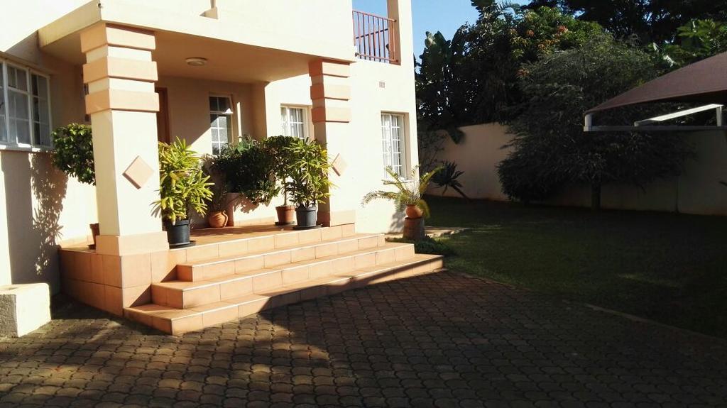 Ezulwini Guest House Bagian luar foto