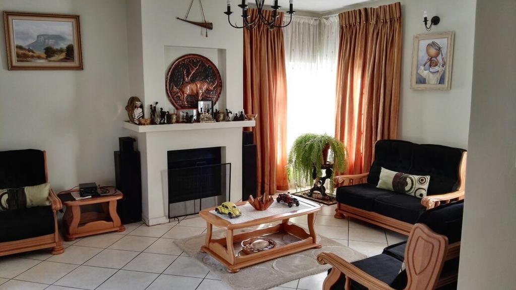 Ezulwini Guest House Bagian luar foto