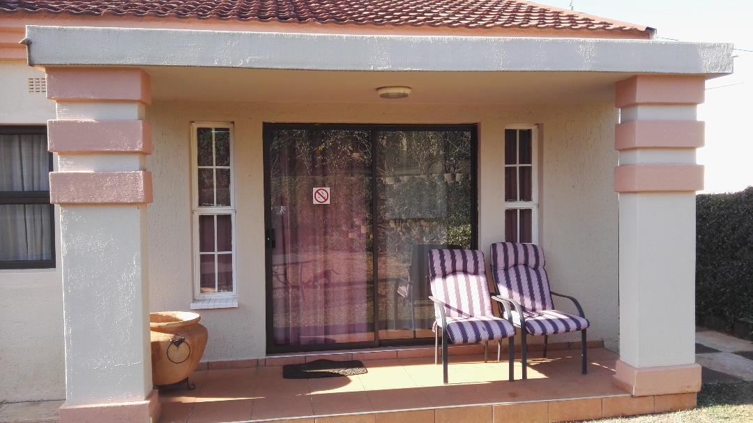 Ezulwini Guest House Bagian luar foto