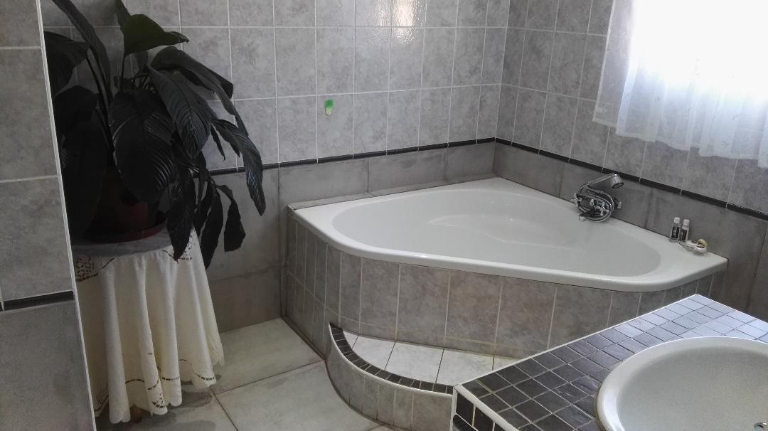 Ezulwini Guest House Bagian luar foto