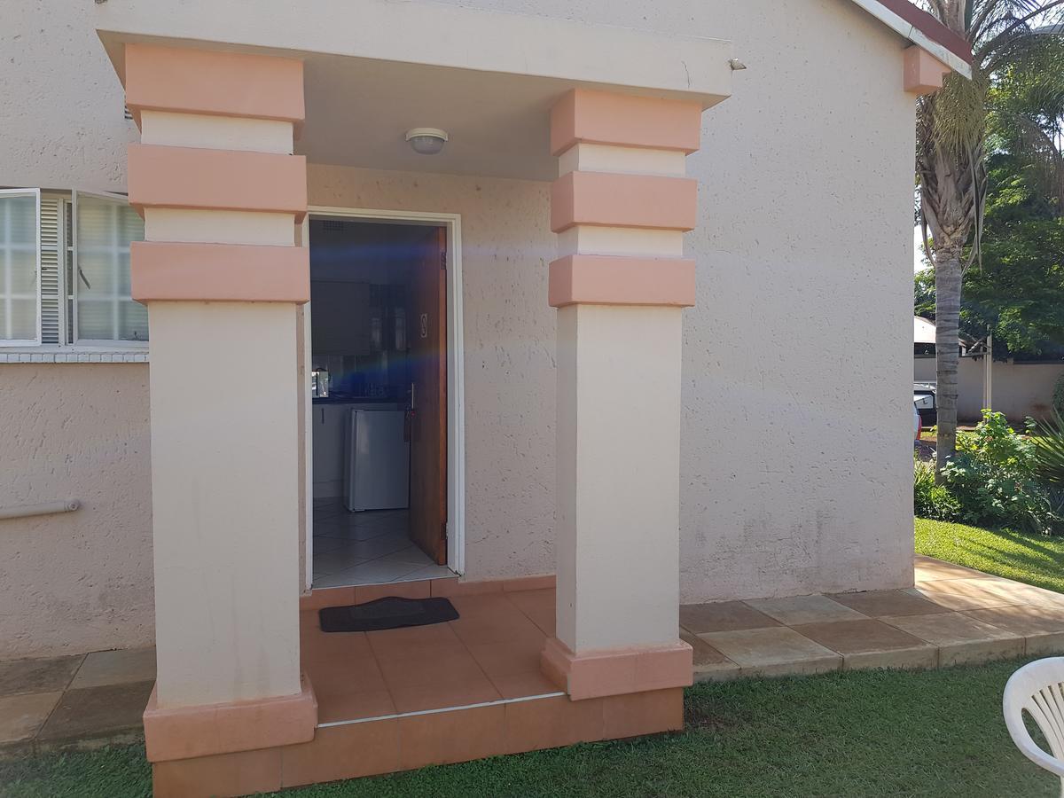 Ezulwini Guest House Bagian luar foto