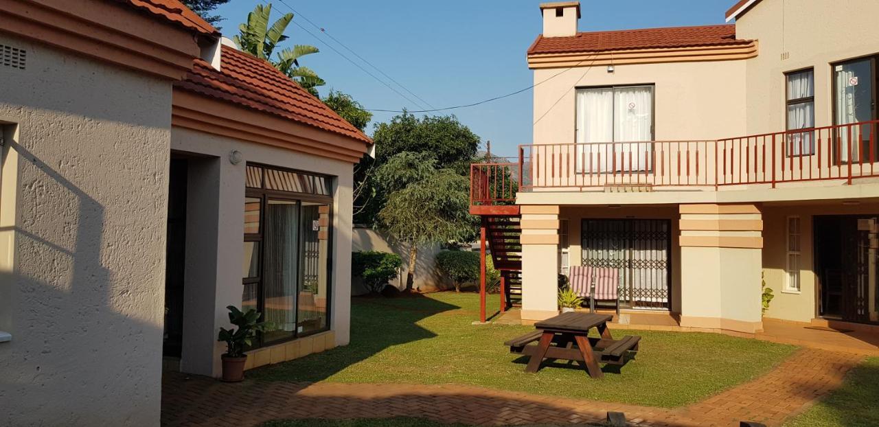 Ezulwini Guest House Bagian luar foto