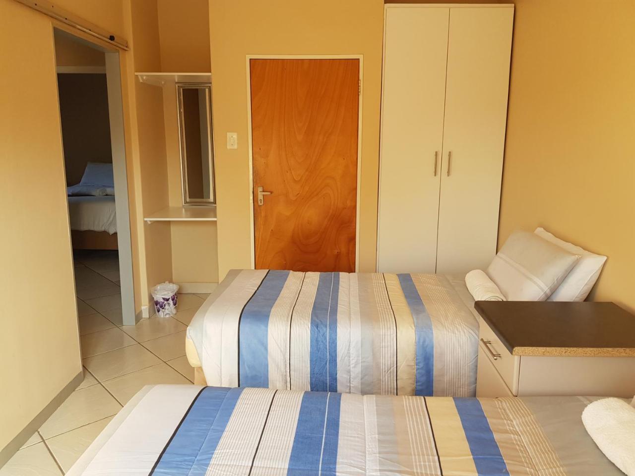 Ezulwini Guest House Bagian luar foto
