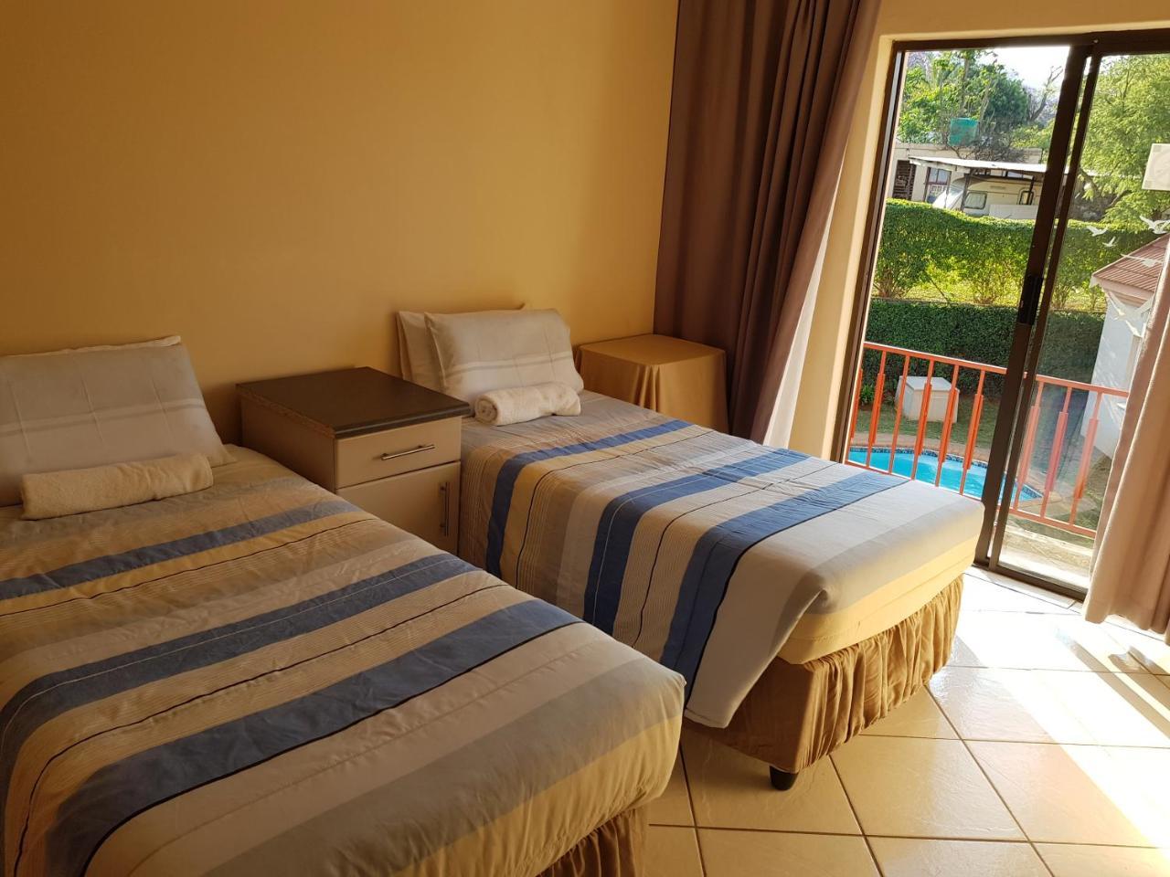 Ezulwini Guest House Bagian luar foto