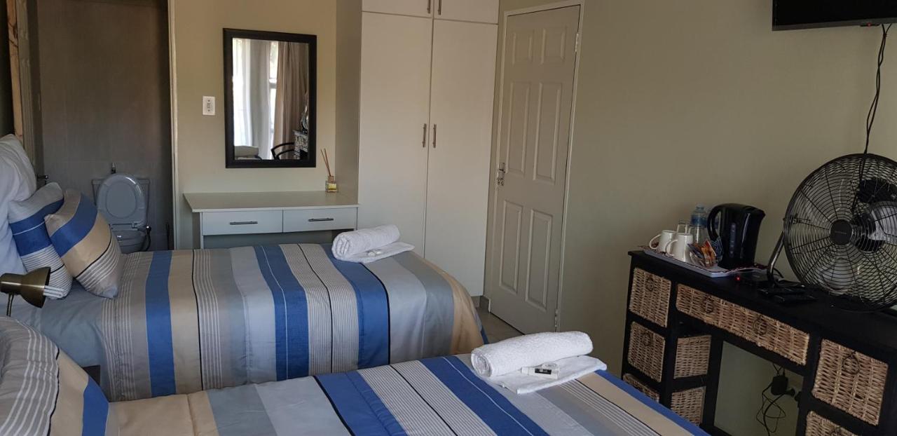 Ezulwini Guest House Bagian luar foto